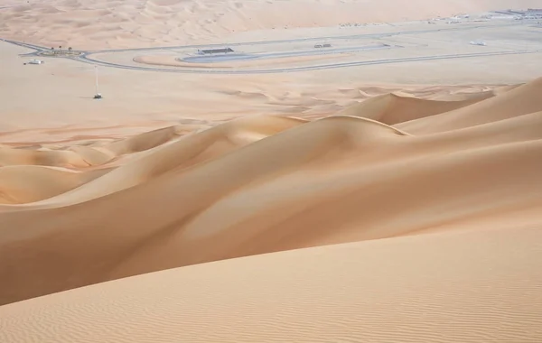 빈 분기에 문지름 알루미늄 Khali 사막 — 스톡 사진