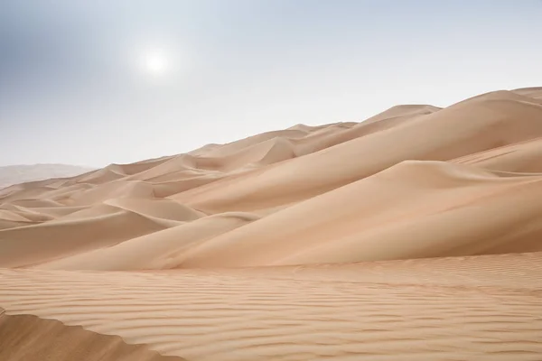 Strofina il deserto di al Khali nel quartiere vuoto — Foto Stock