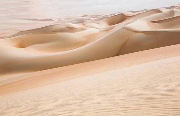 빈 분기에 문지름 알루미늄 Khali 사막 — 스톡 사진