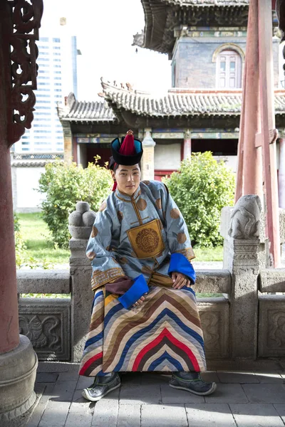 몽골 사람 전통적인 복장 — 스톡 사진