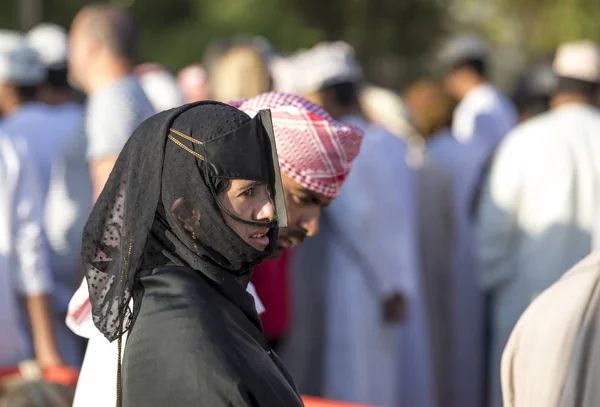 Nizwa Omã Novembro 2017 Mulher Omani Máscara Facial Com Marido — Fotografia de Stock