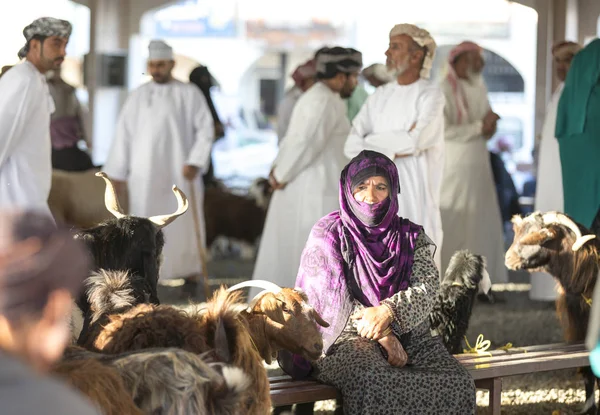 Sinaw Oman November 2017 Arabische Mensen Handel Dierlijke Markt — Stockfoto