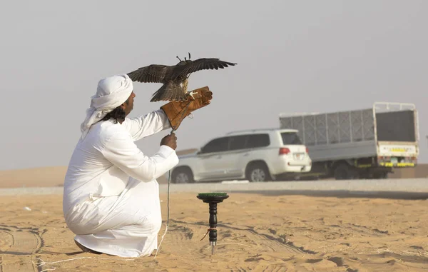 Madinat Zayed Emirati Arabi Uniti Dicembre 2017 Uomo Arabo Allena — Foto Stock