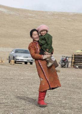 Hatgal, Moğolistan, 3 Mart 2018: Moğol bir bozkır Kuzey Moğolistan çocuklarda