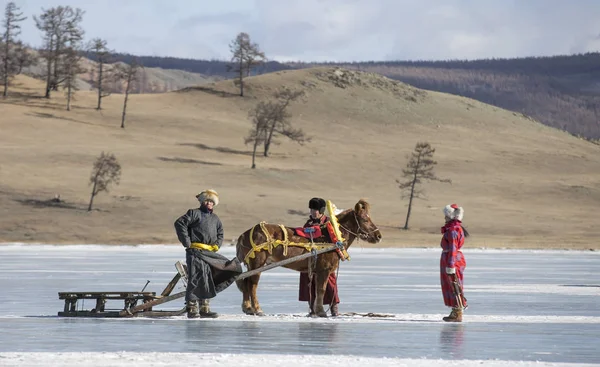 Hatgal Монголії Березня 2018 Монгольська Народ Замерзлому Озері Hrse Саней — стокове фото