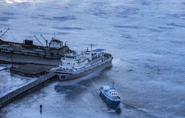 Fartyg Som Låst Isen Frusen Sjö Khovsgol Norther Mongoliet — Stockfoto