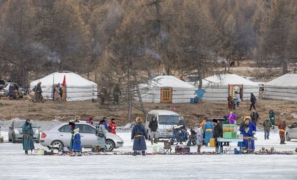 Mongol emberek Khovsgol ice fesztiválon — Stock Fotó