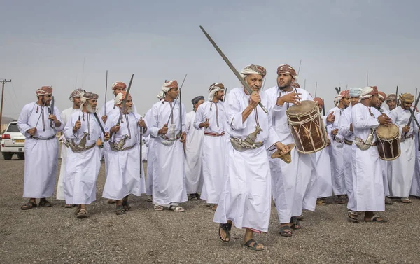 Omán Ibri Abril 2018 Hombres Bailando Cantando Manera Tradicional Omaní —  Fotos de Stock