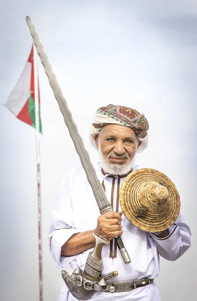 Omã Ibri Abril 2018 Homem Dançando Cantando Omani Maneira Tradicional — Fotografia de Stock