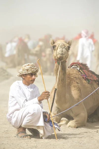 Omã Ibri Abril 2018 Jovem Homem Omani Com Seu Camelo — Fotografia de Stock