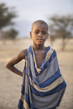 Arusha, Tanzanya, 7 Eylül 2017: genç bir maasai erkeğinin portresi