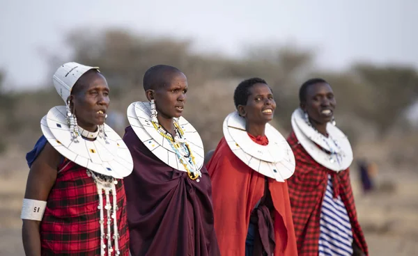 Arusha Tansania September 2019 Schöne Massai Frauen Traditioneller Kleidung Und — Stockfoto