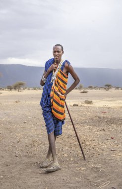 Arusha, Tanzanya, 7 Eylül 2019: Kuzey Tanzanya 'da Masai Savaşçısı