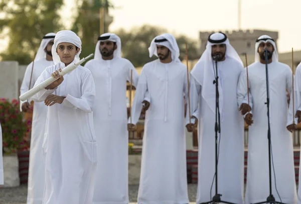 Ain Emirados Árabes Unidos Novembro 2019 Homens Emirati Suas Roupas — Fotografia de Stock