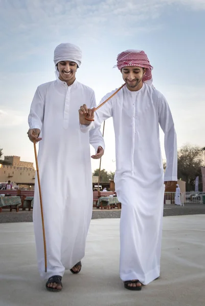 Ain Emirados Árabes Unidos Novembro 2019 Homens Emirati Suas Roupas — Fotografia de Stock