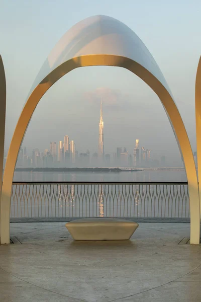 Aussichtsreiche Aufnahme Der Skyline Von Dubai Vom Wasser Aus — Stockfoto