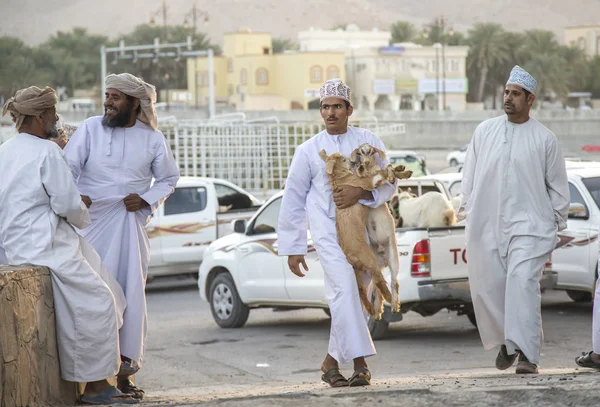 Nizwa Oman December 2015 Omani Man Oude Nizwa Geitenmarkt — Stockfoto