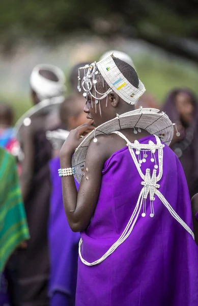 Same Tanzania Giugno 2019 Donne Maasai Abiti Colorati Vestite Festa — Foto Stock