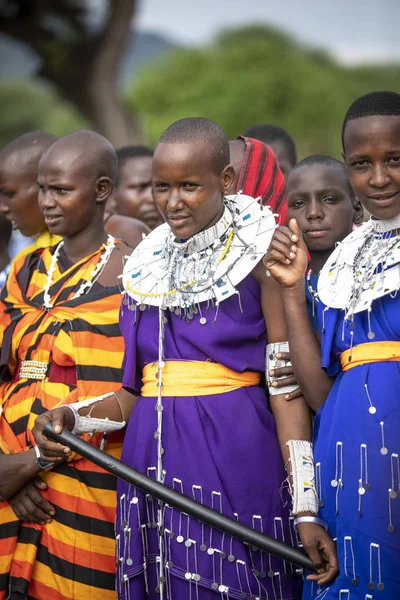 Selb Tansania Juni 2019 Massai Frauen Bunten Kleidern Verkleidet Für — Stockfoto