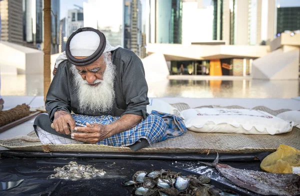 Абу Даби Оаэ Декабря 2019 Года Старый Рыбак Ищет Жемчуг — стоковое фото