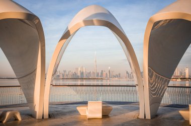 Dubai, Birleşik Arap Emirlikleri, 27 Aralık 2019: Dubai Creek Limanı 'ndan gün doğumu