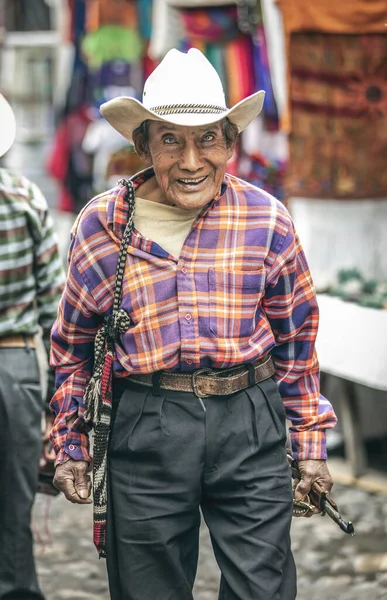 Chichicastenango Guatemala Fevereiro 2020 Homem Velho Maia Andando Rua — Fotografia de Stock