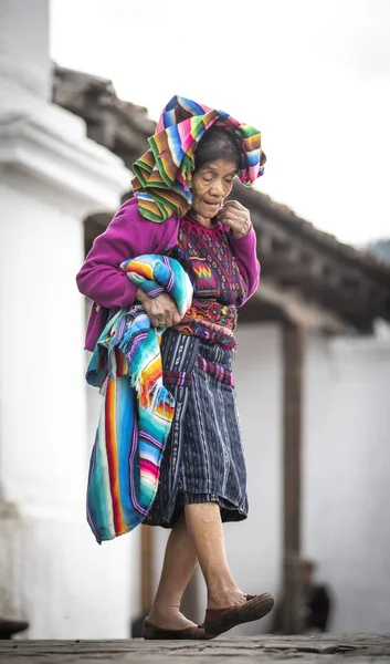 Chichicastenango Guatemala 27Th February 2020 Old Mayan Woman Walking Out — Stockfoto