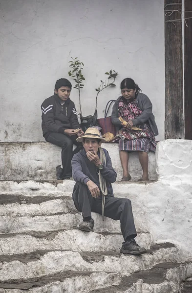 Chichicastenango Guatemala Şubat 2020 Geleneksel Pazarda Maya Insanları Sanatları Satıyor — Stok fotoğraf