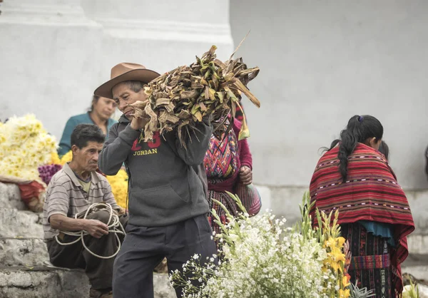 Chichicastenango Guatemala Şubat 2020 Geleneksel Pazarda Maya Insanları Sanatları Satıyor — Stok fotoğraf