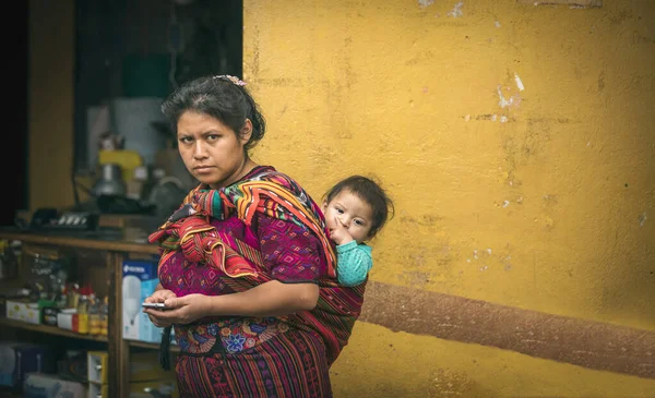 Chichicastenango Guatemala Febrero 2020 Pueblo Maya Mercado Tradicional Vendiendo Comprando — Foto de Stock