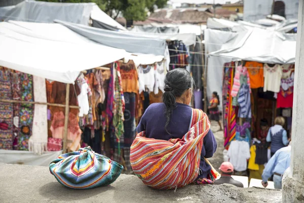 Chichicastenango Guatemala 27Th February 2020 Mayan Woman Resting Traditional Market — Stock Photo, Image