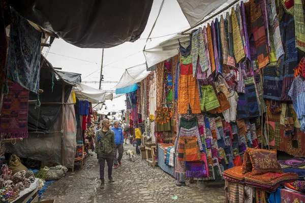 Чичикастенанго Гватемала Февраля 2020 Года Майя Традиционном Рынке Продажи Покупки — стоковое фото