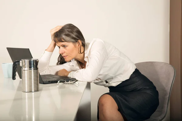 Middle Aged Woman Formal Ware Her City Apartment While Working — Stock Photo, Image