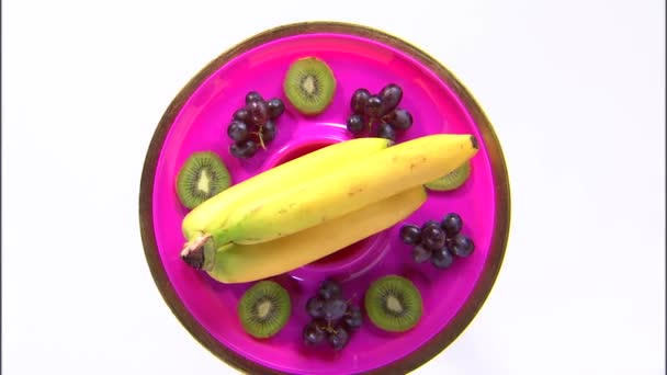 Piatto di frutta viola piatto — Video Stock