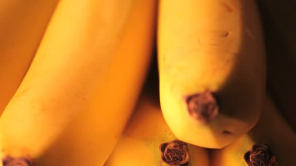 Frente rotativa de banana fechar — Vídeo de Stock