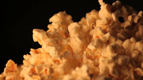 Spinning popcorn přiblížení — Stock video