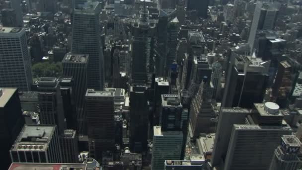 Empire State Building a las calles del centro — Vídeo de stock