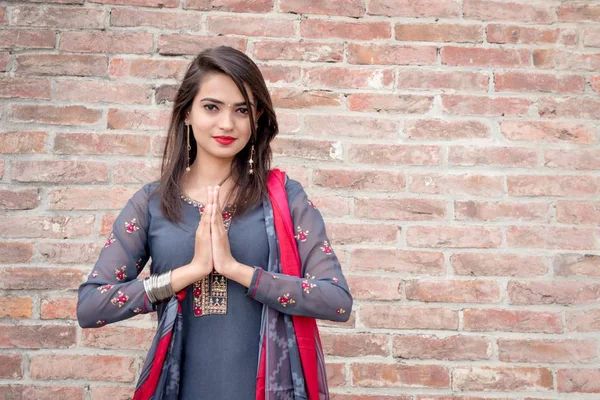 Smiling Ethnic Girl Hand Traditional Indian Mudra Gesture Stand Look — Stock Photo, Image