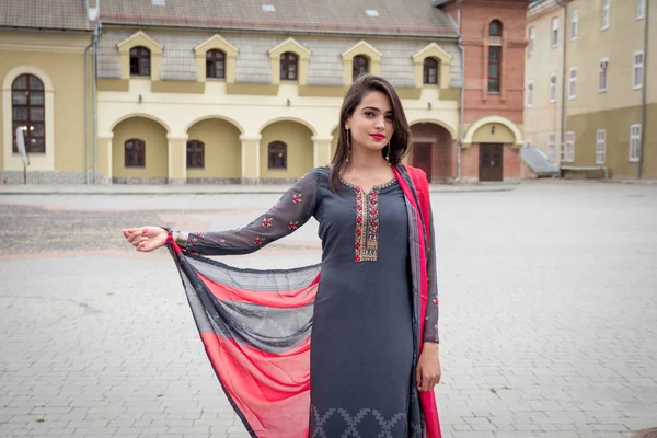 Portrait Indian Girl Traditional Dress Traditional Accessories Indian Girls — Stock Photo, Image