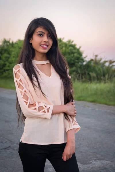 Portrait Indian Girl Outdoors Background Pink Sunset — Stock Photo, Image