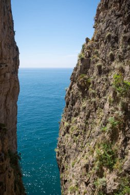 Gaeta, İtalya 'daki kaya tapınağı. Grotta del Turco.