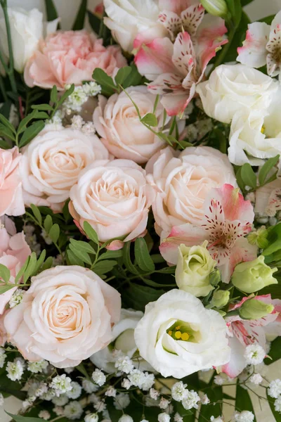 Bloemen Arrangement Pastelkleuren Boeket Van Verschillende Bloemen — Stockfoto