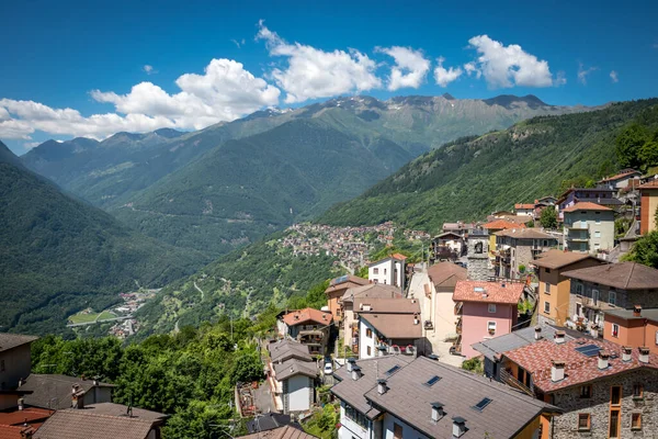 Landscape Small Mountain Village Italy Mountain Range — Foto de Stock