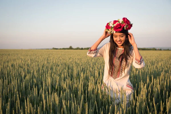 Pretty Young Woman Wear Traditional Ukrainian Clothes Flower Wreath Walk — Stock Photo, Image