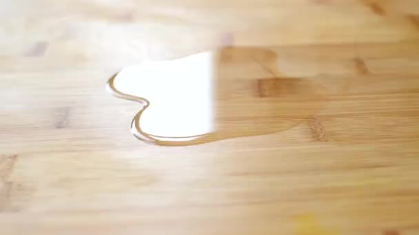 Applicazione Olio Cura Del Legno Tagliere Alimentare — Video Stock