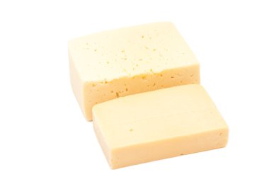 Beyaz arkaplanda peynir dilimleri