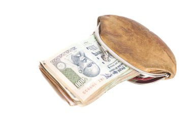 M-cüzdan ile üzerine beyaz izole Hint para birimi notlar