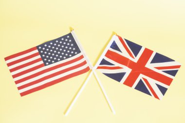 İngiliz (İngiltere) ve Amerikan (ABD) bayrakları 