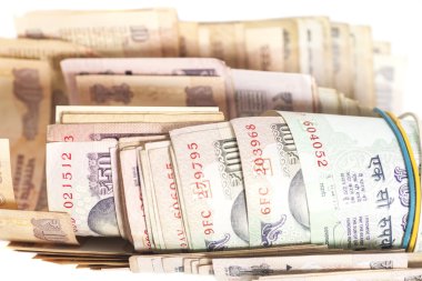 Hint para birimi Rupisi notları üzerinde beyaz izole
