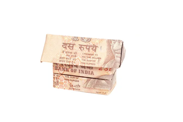 白 backgro に分離されたインドのルピー紙幣の折り紙が作られて — ストック写真